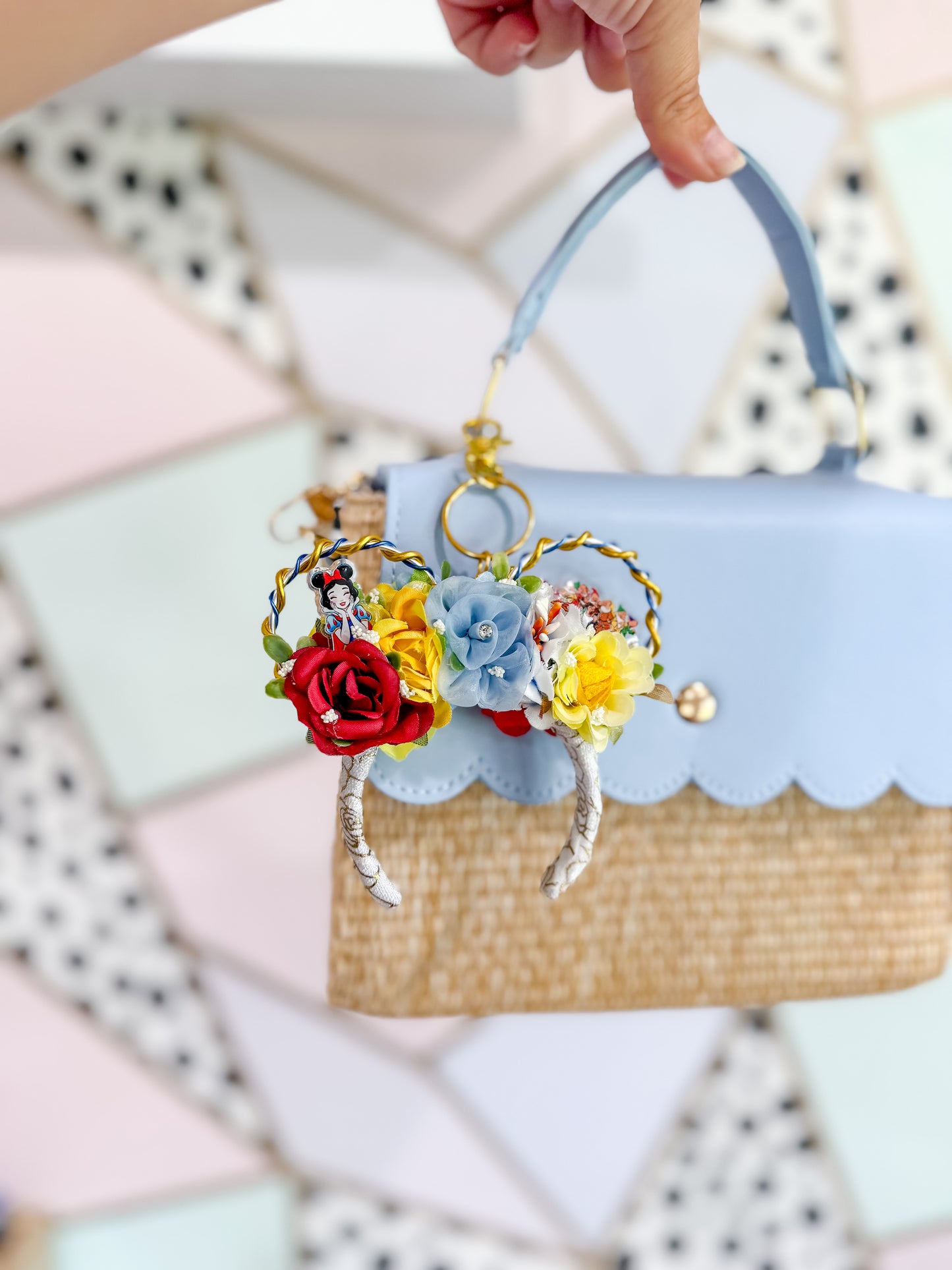 Snow White mini